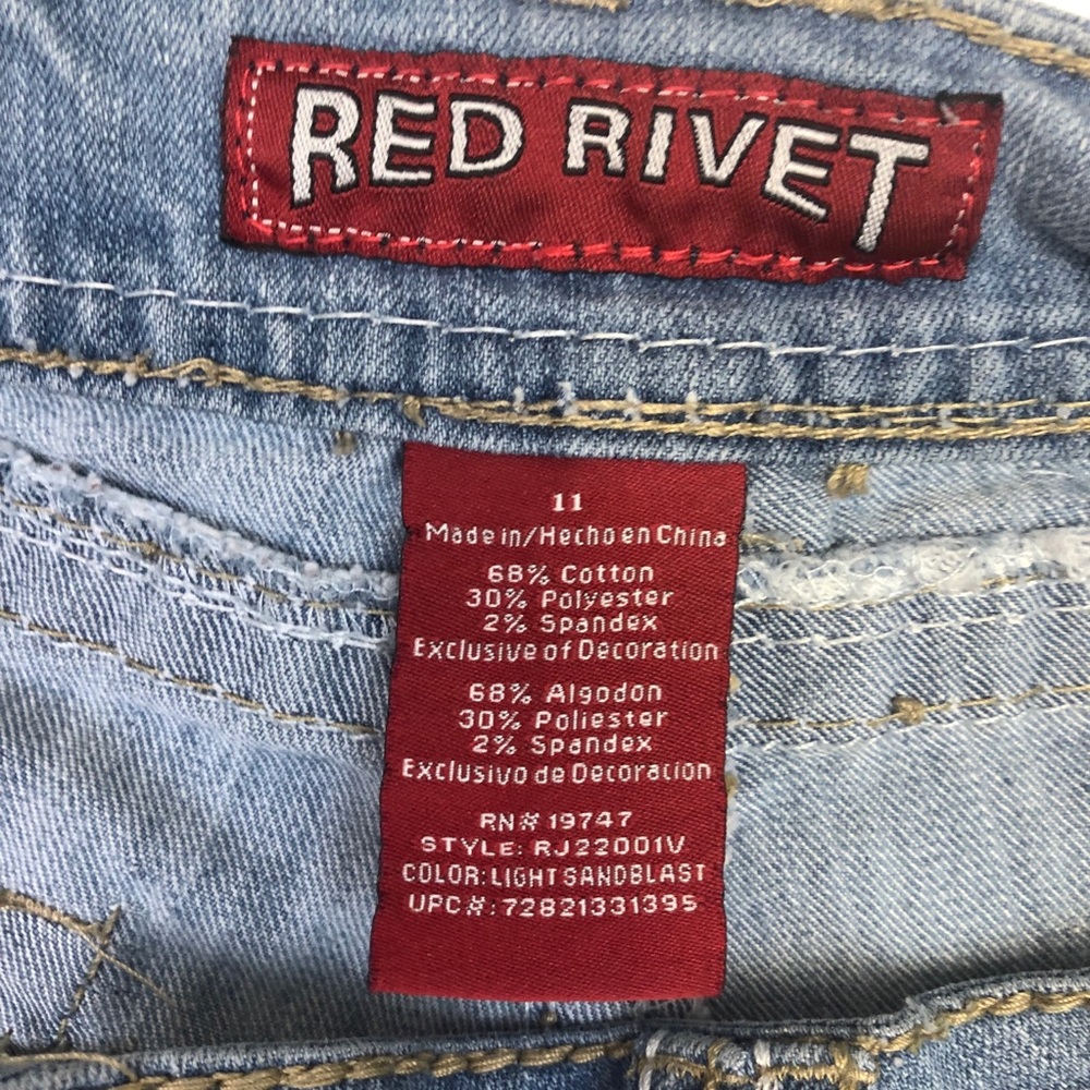 Red Rivet Jean Shorts - Picture 4 of 10
